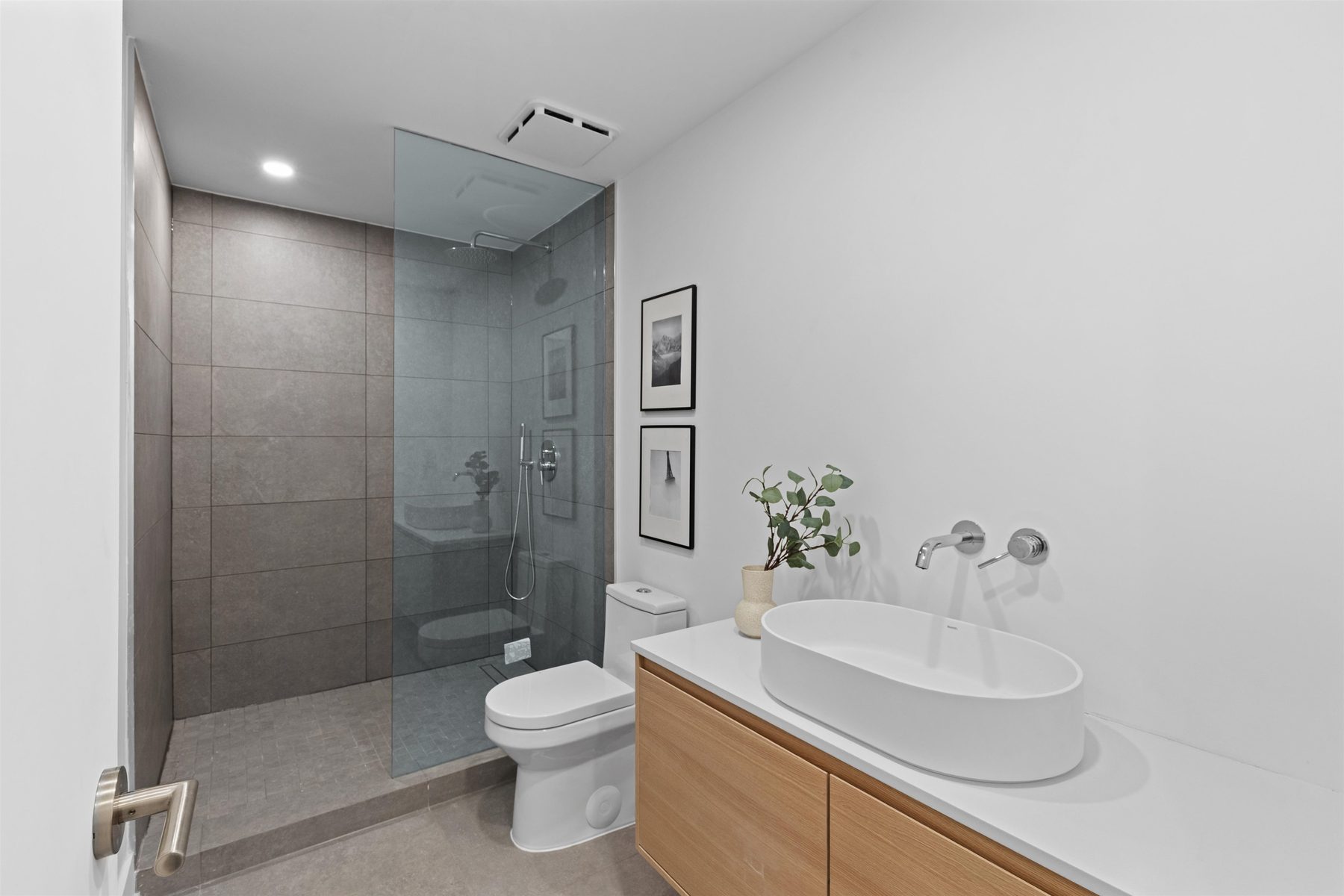 Leslieville — Bathroom
