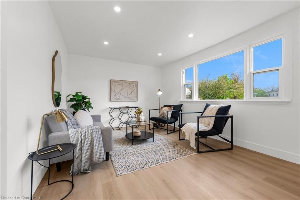 Hamilton — McQuesten — Flexible main-floor space