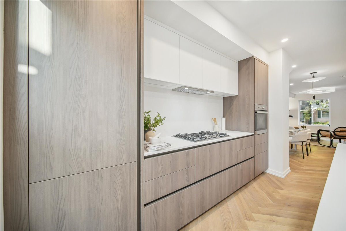 Playter Estates — Kitchen