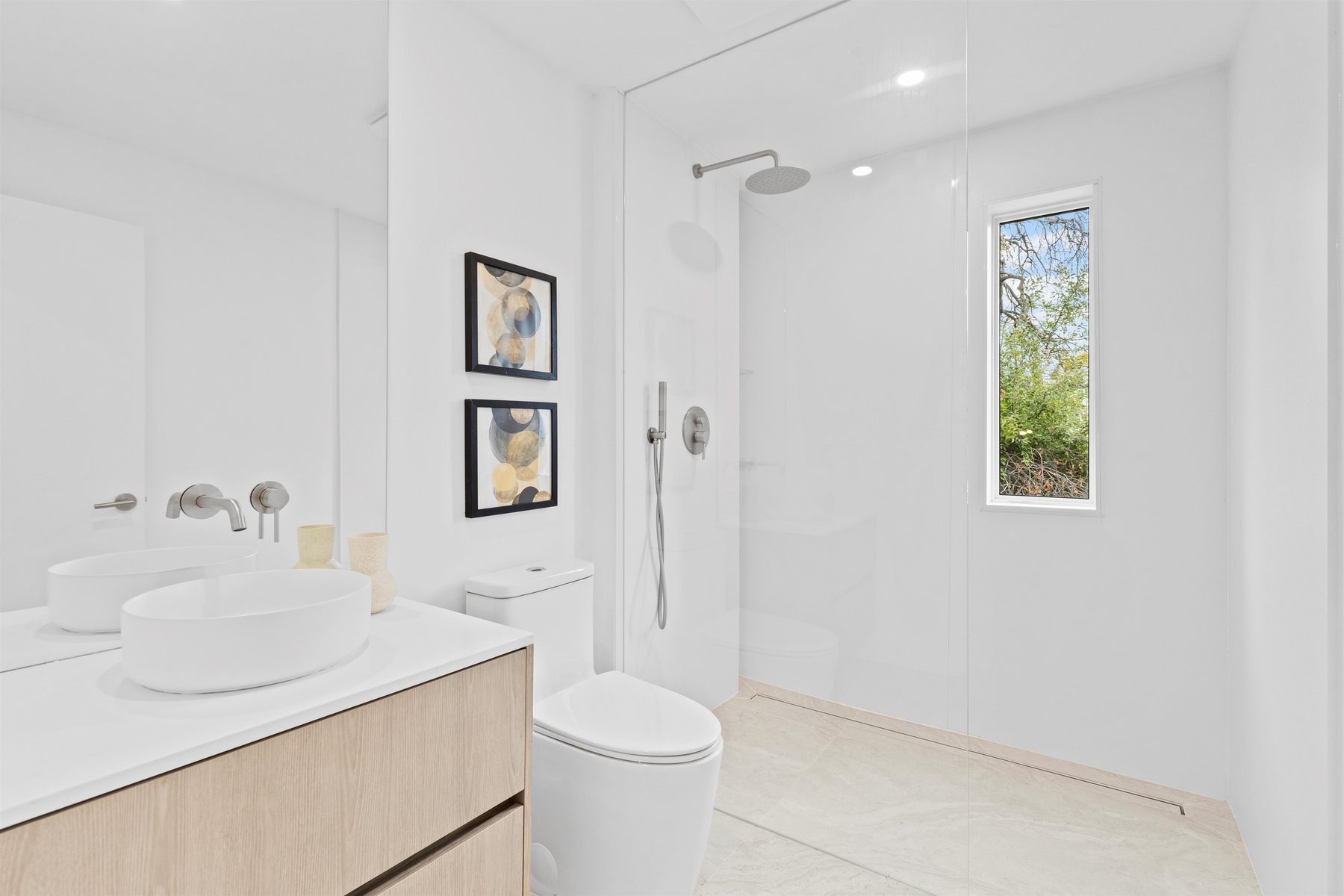 Trinity-Bellwoods — Second bathroom